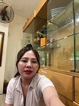 hellela-a online show from November 9, 11:58 am