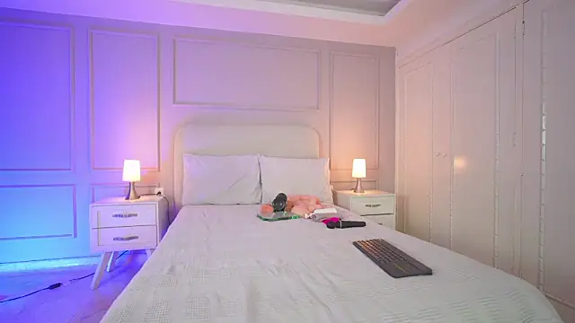 hanna  w online show from March 5, 3:25 am