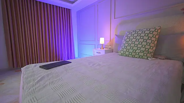 hanna  w online show from April 18, 3:42 am