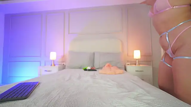 hanna  w online show from November 28, 3:17 am