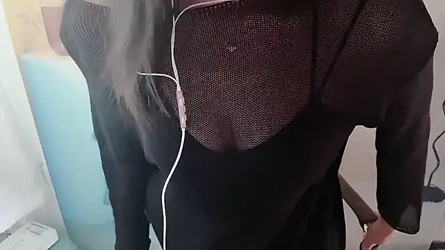 cici bbyy online show from December 18, 6:51 am