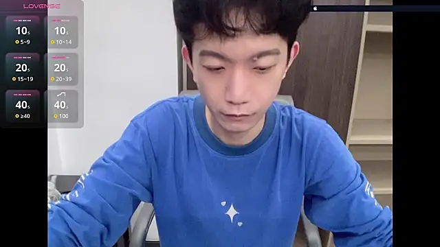 CouplingCry online show from May 10, 3:47 pm