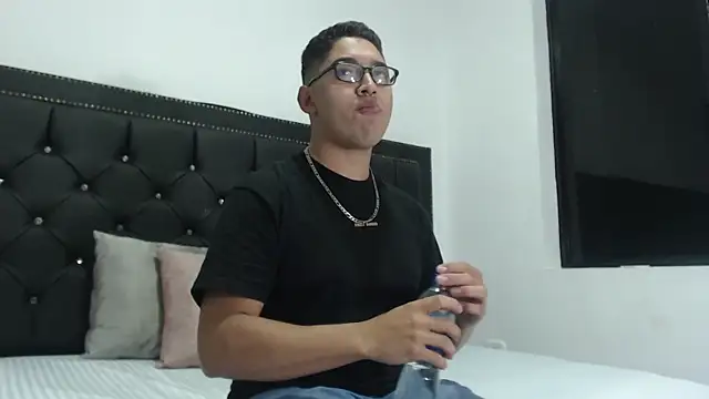 DanteVoss online show from November 7, 3:33 am