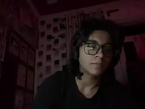 yourfavhoee online show from November 12, 8:56 pm