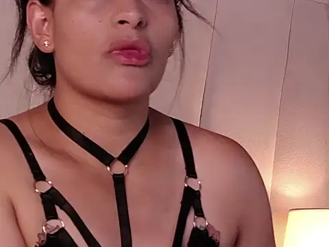 Snapshot of LannyShell chatting on February 11, 5:02 pm LannyShell online show from February 11, 5:02 pm