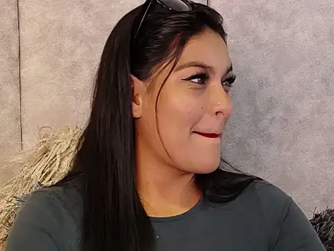 Snapshot of LannyShell chatting on November 18, 5:49 pm LannyShell online show from November 18, 5:49 pm