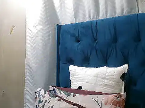 Snapshot of Peachesx25 chatting on November 10, 12:26 am Peachesx25 online show from November 10, 12:26 am