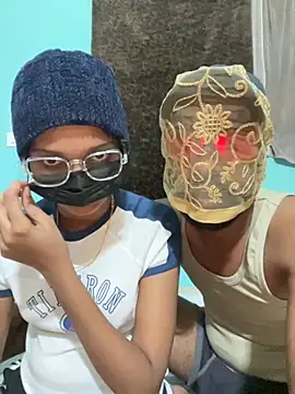 Snapshot of leenaboy@xh chatting on November 12, 6:34 pm leenaboyxh online show from November 12, 6:34 pm