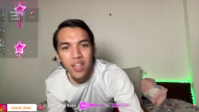 Snapshot of call_me_theo chatting on November 13, 1:04 pm call me theo online show from November 13, 1:04 pm