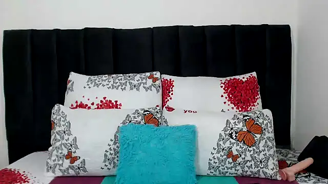 Miss-Berries online show from March 28, 1:23 pm