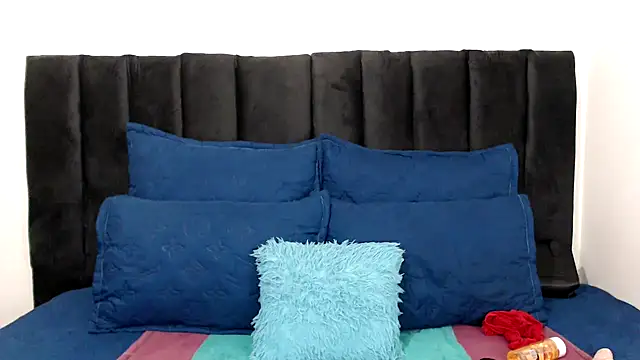 Miss-Berries online show from March 20, 3:07 am