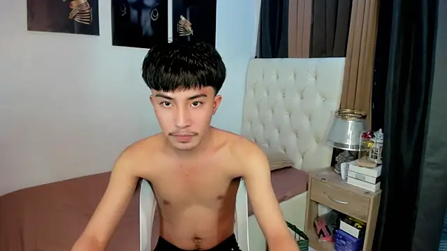 Snapshot of Urloverhardcock chatting on November 27, 4:18 pm Urloverhardcock online show from November 27, 4:18 pm