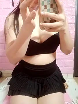 NannanLy2002 online show from December 22, 6:52 pm