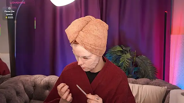 AvaRyder online show from March 3, 1:40 pm