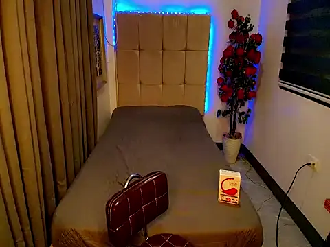 xbedofroses online show from March 14, 2:39 am