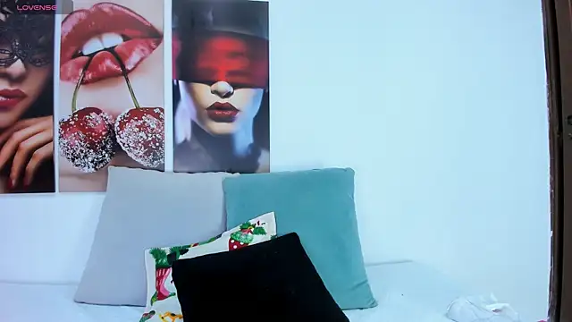 Andhrea Vale online show from November 18, 11:35 am