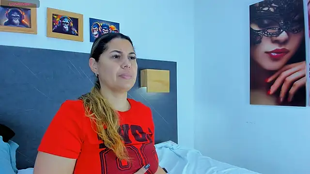 Andhrea Vale online show from March 25, 12:15 pm