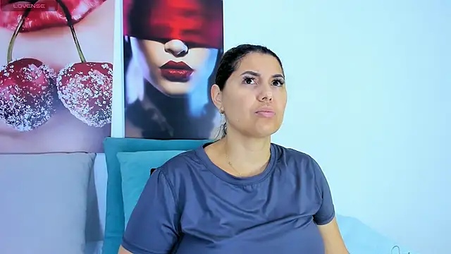 Andhrea Vale online show from January 17, 11:58 am