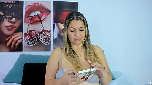 Andhrea Vale online show from November 14, 12:20 pm