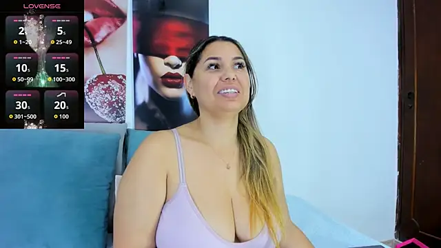 Andhrea Vale online show from December 17, 11:48 am