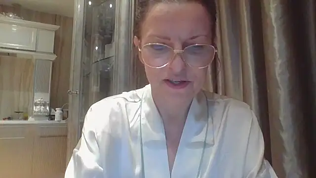 Snapshot of Eva_Glad chatting on November 7, 8:19 am Eva Glad online show from November 7, 8:19 am