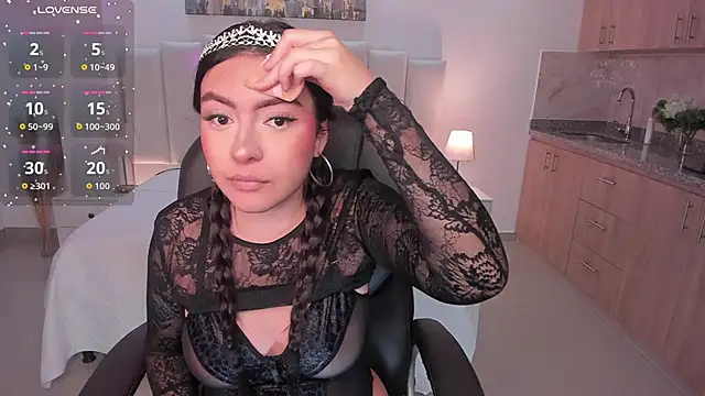 Maya vexx online show from December 5, 8:17 pm