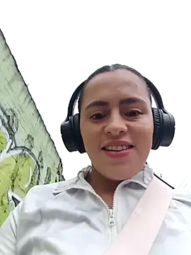 Snapshot of ALEJA__22 chatting on February 3, 11:48 am ALEJA 22 online show from February 3, 11:48 am