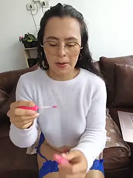 Snapshot of ALEJA__22 chatting on June 9, 12:17 pm ALEJA 22 online show from June 9, 12:17 pm