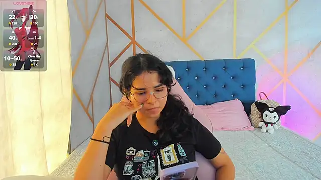  vaiolet owo online show from February 20, 7:38 pm