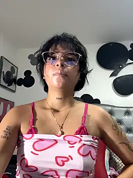  vaiolet owo online show from November 9, 6:39 am