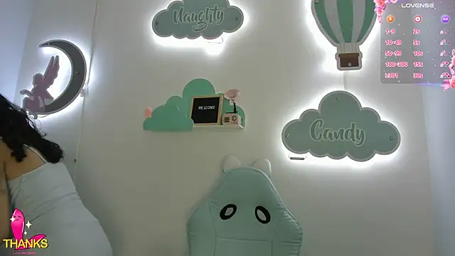  vaiolet owo online show from December 20, 5:21 am