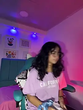  vaiolet owo online show from November 16, 7:02 am