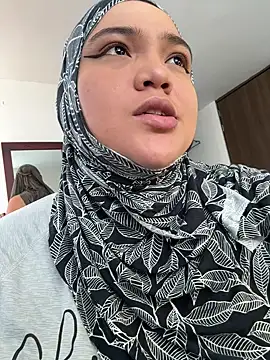 sweetmuslim01 online show from March 14, 4:24 pm