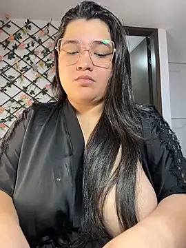Snapshot of sweetmuslim01 chatting on March 21, 12:29 am sweetmuslim01 online show from March 21, 12:29 am