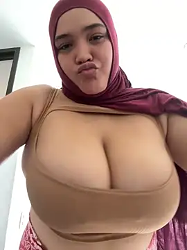 Snapshot of sweetmuslim01 chatting on March 2, 8:57 pm sweetmuslim01 online show from March 2, 8:57 pm