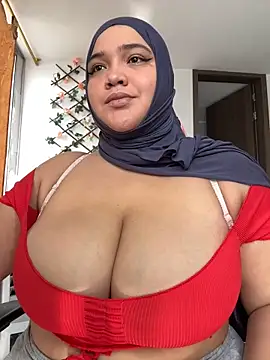 Snapshot of sweetmuslim01 chatting on March 14, 8:38 pm sweetmuslim01 online show from March 14, 8:38 pm