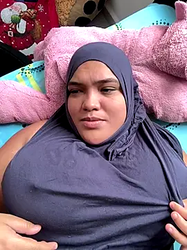 Snapshot of sweetmuslim01 chatting on September 27, 4:24 pm sweetmuslim01 online show from September 27, 4:24 pm