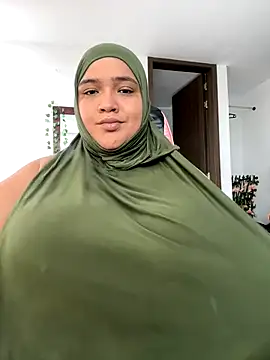 Snapshot of sweetmuslim01 chatting on October 10, 5:03 pm sweetmuslim01 online show from October 10, 5:03 pm