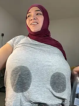 Snapshot of sweetmuslim01 chatting on February 21, 1:55 am sweetmuslim01 online show from February 21, 1:55 am