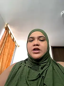 Snapshot of sweetmuslim01 chatting on September 21, 3:28 pm sweetmuslim01 online show from September 21, 3:28 pm