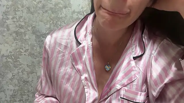 Angelinaa19 online show from May 23, 7:46 pm