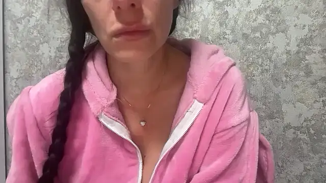 Angelinaa19 online show from March 2, 9:00 pm