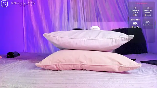 Daniihot   online show from January 11, 2:51 am