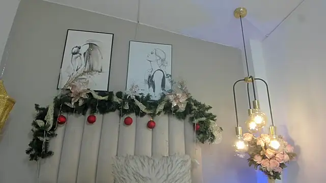 EmilyMiller 22 online show from December 18, 11:47 am