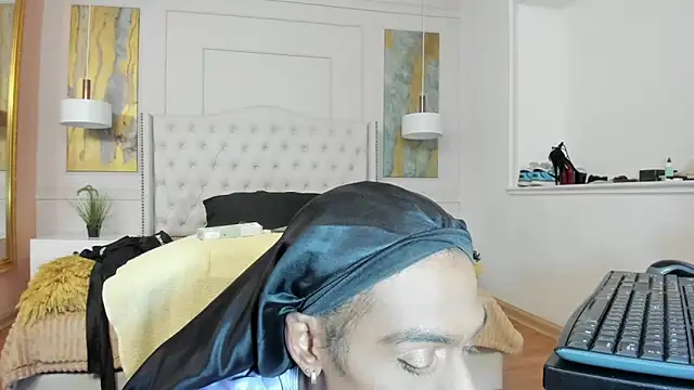 RosaliaMontero online show from December 15, 4:13 pm