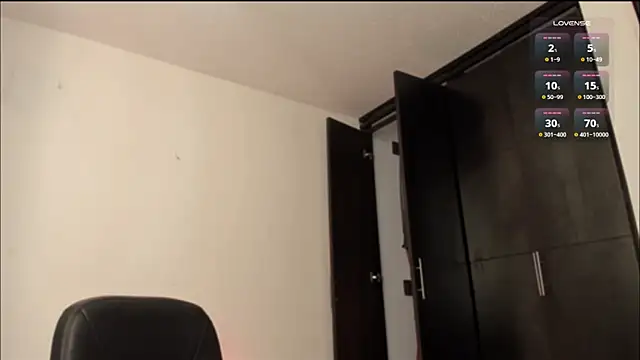 LilyGarcia online show from December 16, 5:06 pm