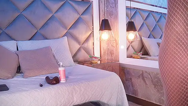 crystal gilton online show from March 27, 7:04 pm