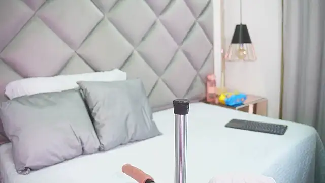 crystal gilton online show from February 25, 7:14 pm