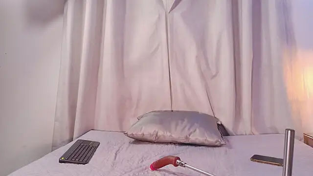 Snapshot of crystal_gilton chatting on July 1, 7:14 pm crystal gilton online show from July 1, 7:14 pm