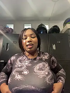 BrendaFernandez  online show from May 27, 8:49 pm